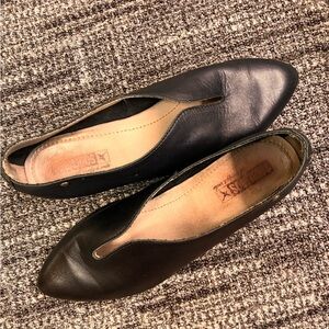 PIKOLINOS CALAFAT
Women's leather loafers